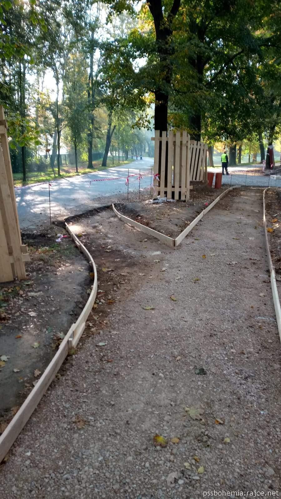 2769216_Postup prací při zakládání mlatových cest na hrázi bývalého rybníka