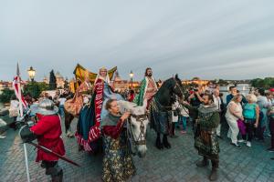 karel_iv_den_1_085