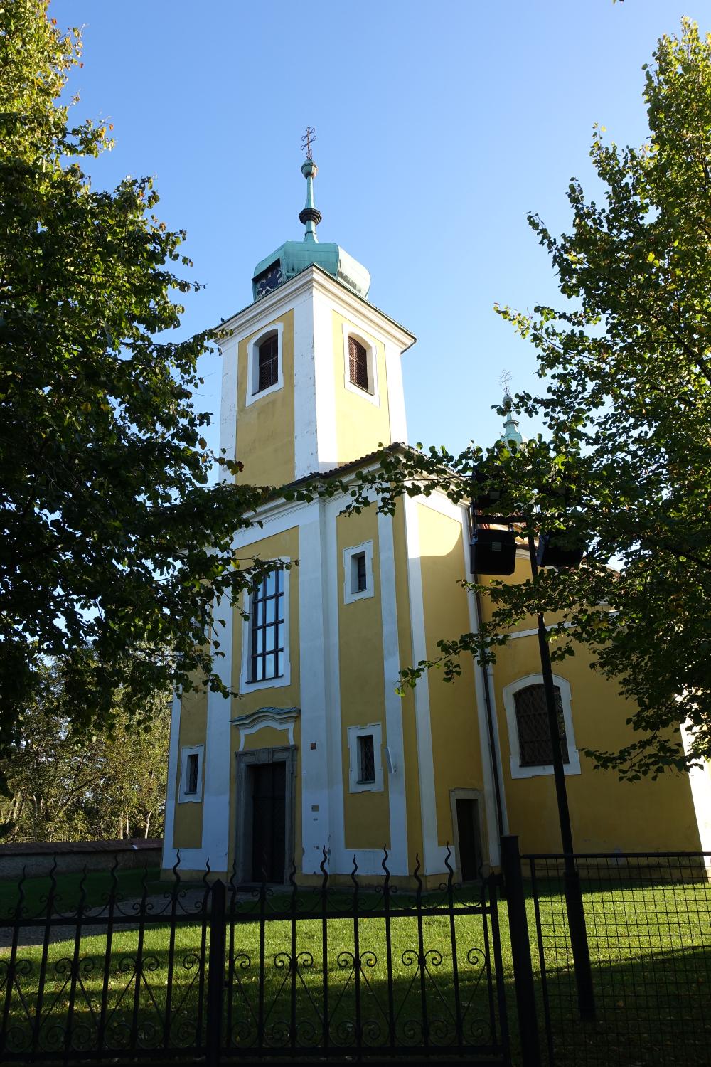 8_kostel_Povýšení_sv_Kříže_ve_Vinoři